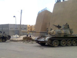 Suriye'de tanklar rastgele ateş açıyor